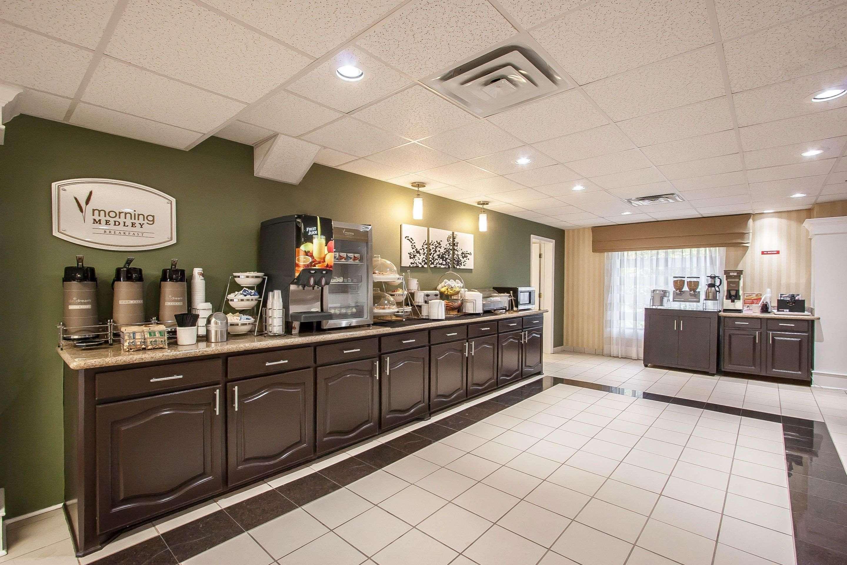 Sleep Inn & Suites Airport Pearl Eksteriør billede